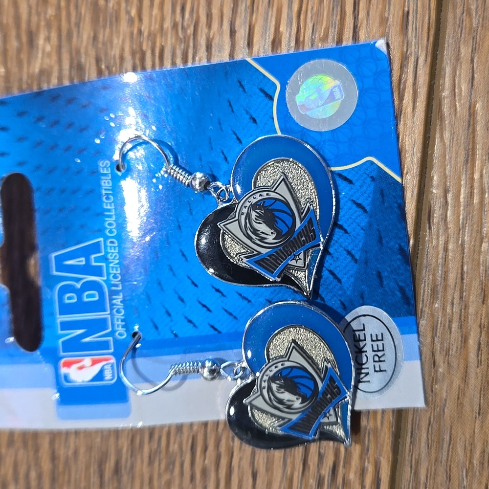 NWT..  NBA Dallas Mavericks Earrings... #6933